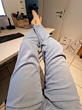 Snapshot of Lorent6969 chatting on February 4, 8:13 am Lorent6969 online show from February 4, 8:13 am