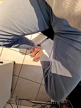 Snapshot of Lorent6969 chatting on February 4, 11:49 am Lorent6969 online show from February 4, 11:49 am