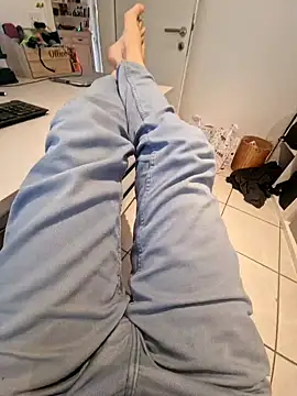 Snapshot of Lorent6969 chatting on February 5, 8:00 am Lorent6969 online show from February 5, 8:00 am