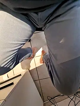 Snapshot of Lorent6969 chatting on February 6, 11:43 am Lorent6969 online show from February 6, 11:43 am