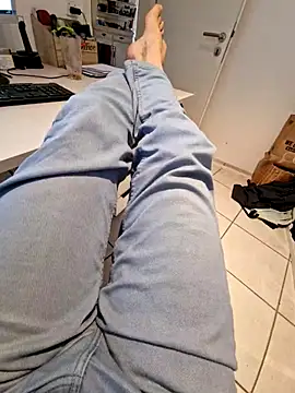 Snapshot of Lorent6969 chatting on February 11, 10:26 am Lorent6969 online show from February 11, 10:26 am