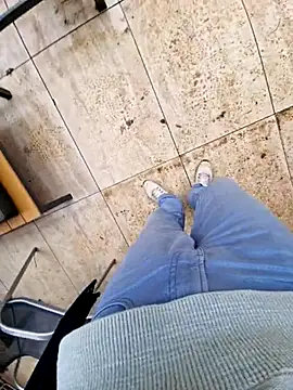 Snapshot of Lorent6969 chatting on February 12, 8:27 am Lorent6969 online show from February 12, 8:27 am