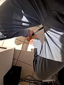 Snapshot of Lorent6969 chatting on March 9, 6:17 am Lorent6969 online show from March 9, 6:17 am