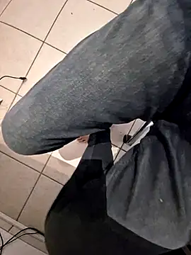 Snapshot of Lorent6969 chatting on November 17, 5:02 am Lorent6969 online show from November 17, 5:02 am