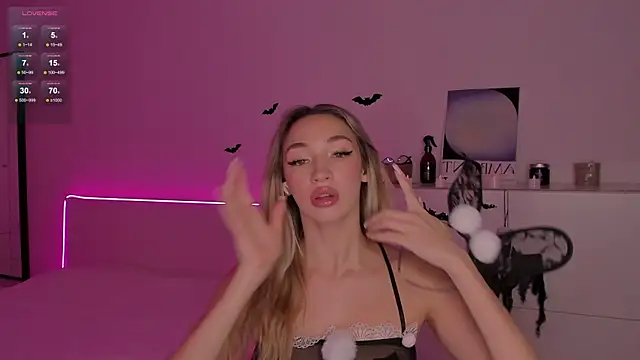 Snapshot of bailey_kat chatting on October 31, 6:42 pm bailey kat online show from October 31, 6:42 pm