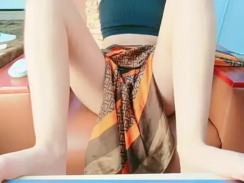 Snapshot of nina9384 chatting on March 23, 9:35 am nina9384 online show from March 23, 9:35 am