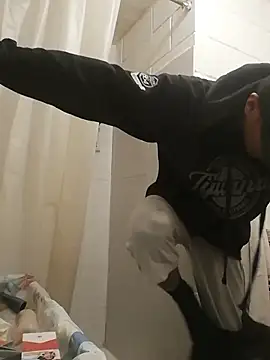 jordirey online show from December 6, 2:13 am