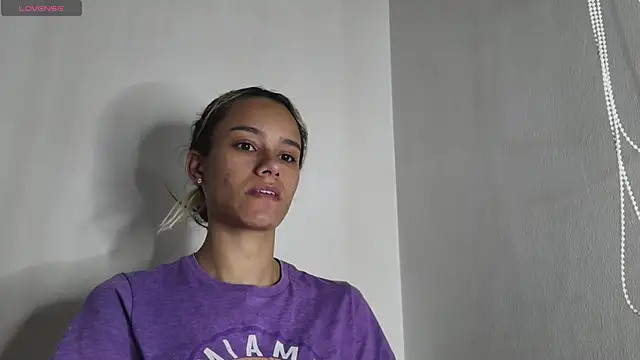 Snapshot of SamanthaWatson chatting on October 2, 1:34 am SamanthaWatson online show from October 2, 1:34 am