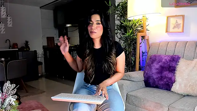 Issa cooper online show from February 2, 1:26 am