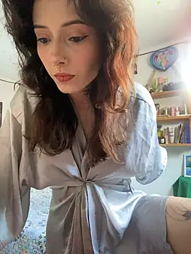 LiliJones  online show from February 26, 4:50 pm