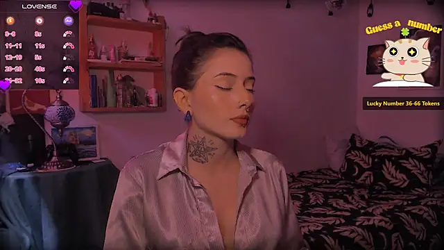 LiliJones  online show from March 11, 4:46 pm