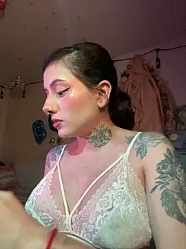 LiliJones  online show from June 19, 12:26 am