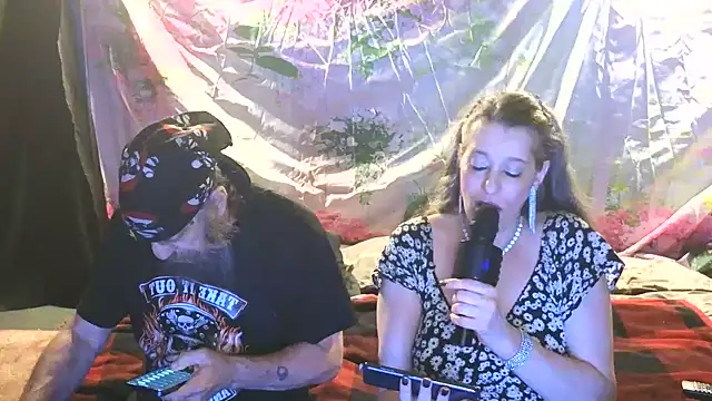 Snapshot of PropertyAndBiker chatting on June 17, 11:05 pm PropertyAndBiker online show from June 17, 11:05 pm