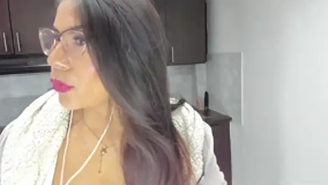 Snapshot of Luna_Dumont chatting on April 21, 11:05 am Luna Dumont online show from April 21, 11:05 am