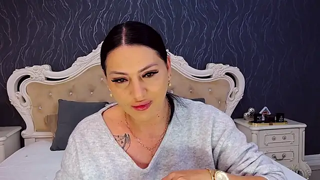 Snapshot of Lauren_Saint chatting on November 6, 9:43 am Lauren Saint online show from November 6, 9:43 am