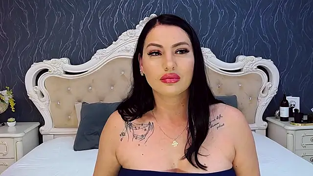 Snapshot of Lauren_Saint chatting on November 11, 3:45 pm Lauren Saint online show from November 11, 3:45 pm