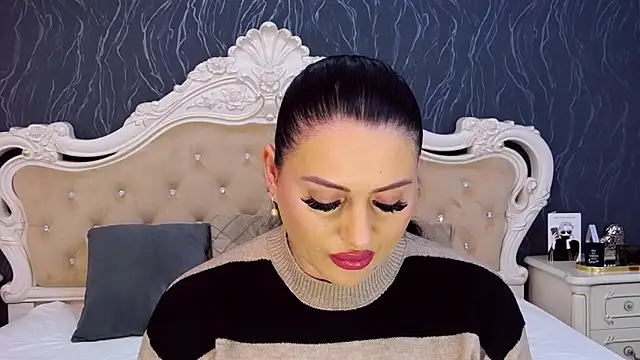 Lauren Saint online show from February 6, 4:43 pm