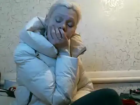 Julie Silver online show from February 10, 7:38 pm