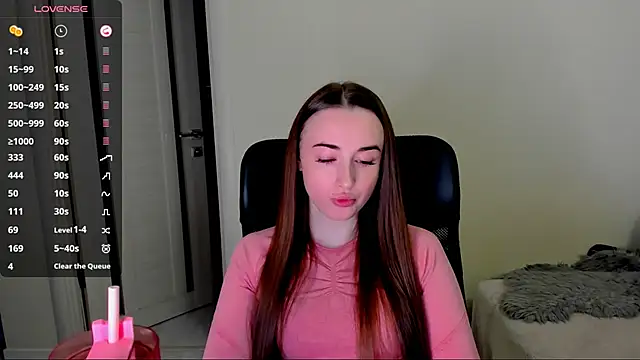 Snapshot of Kimmberr chatting on October 28, 7:01 am Kimmberr online show from October 28, 7:01 am