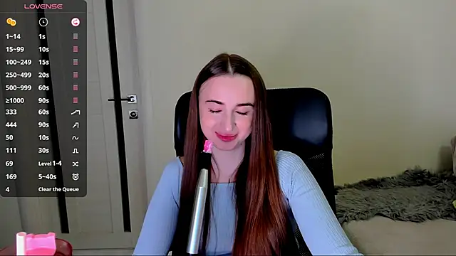 Snapshot of Kimmberr chatting on November 9, 4:11 am Kimmberr online show from November 9, 4:11 am