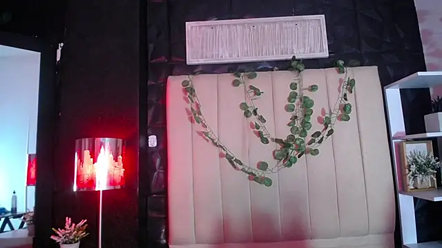 Snapshot of kendall_saenz chatting on October 20, 7:36 pm kendall saenz online show from October 20, 7:36 pm