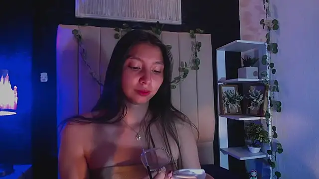 Snapshot of kendall_saenz chatting on October 23, 7:34 pm kendall saenz online show from October 23, 7:34 pm