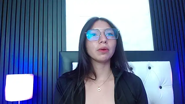 Snapshot of kendall_saenz chatting on October 24, 2:24 pm kendall saenz online show from October 24, 2:24 pm