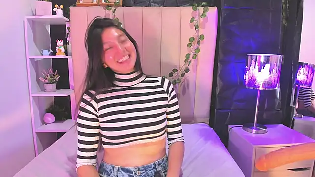 Snapshot of kendall_saenz chatting on November 27, 8:00 pm kendall saenz online show from November 27, 8:00 pm