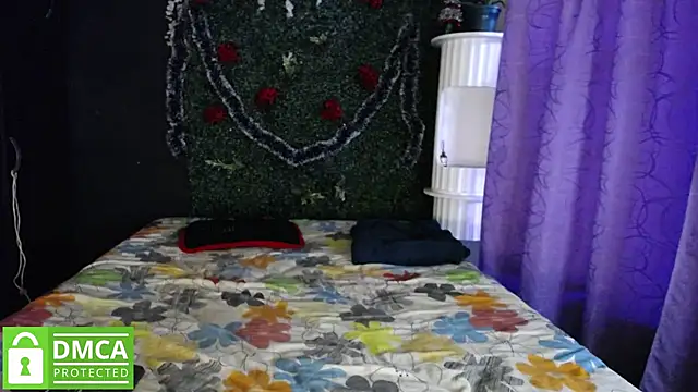 Mr MrsCurie online show from December 17, 10:49 pm