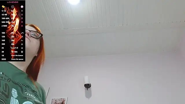 lucie nicolls online show from January 10, 8:04 pm