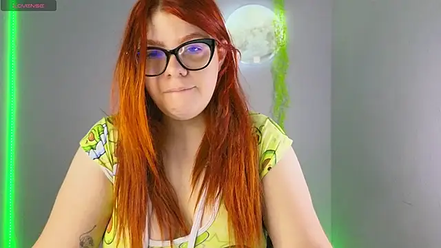 lucie nicolls online show from February 10, 7:38 pm