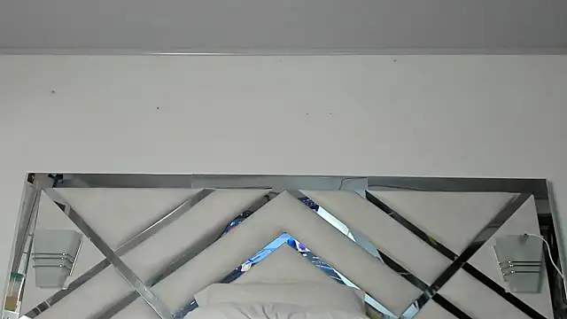 Snapshot of maybelline69 chatting on March 2, 2:51 am maybelline69 online show from March 2, 2:51 am