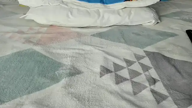 Snapshot of maybelline69 chatting on March 5, 4:35 pm maybelline69 online show from March 5, 4:35 pm