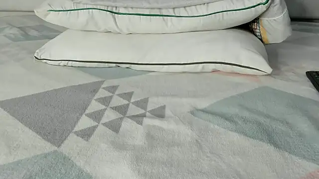 Snapshot of maybelline69 chatting on March 8, 4:28 pm maybelline69 online show from March 8, 4:28 pm