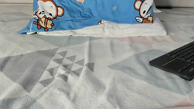 Snapshot of maybelline69 chatting on March 9, 7:23 am maybelline69 online show from March 9, 7:23 am