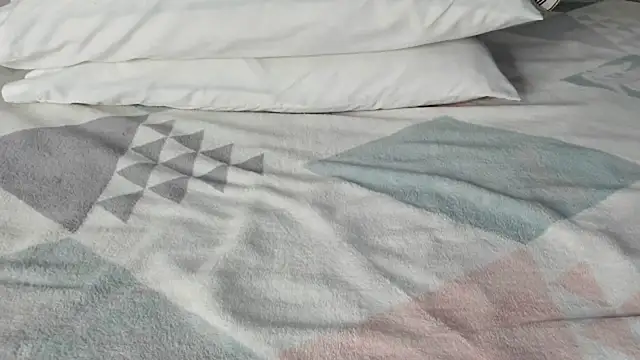 Snapshot of maybelline69 chatting on March 9, 4:11 pm maybelline69 online show from March 9, 4:11 pm