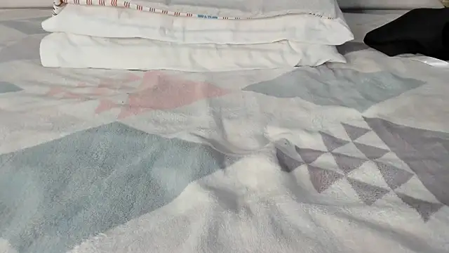 Snapshot of maybelline69 chatting on March 13, 6:23 pm maybelline69 online show from March 13, 6:23 pm