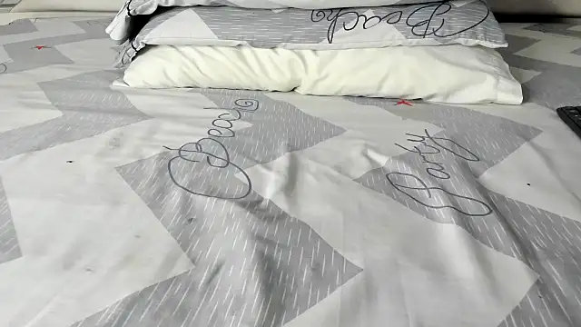 Snapshot of maybelline69 chatting on October 16, 4:30 pm maybelline69 online show from October 16, 4:30 pm