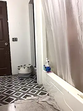 Snapshot of SidneyRaee chatting on October 22, 12:05 pm SidneyRaee online show from October 22, 12:05 pm