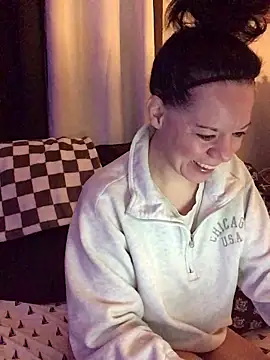 Snapshot of SidneyRaee chatting on November 26, 1:23 pm SidneyRaee online show from November 26, 1:23 pm