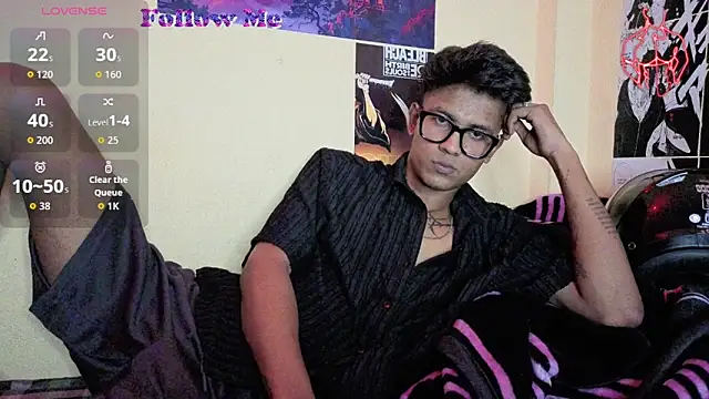 Snapshot of just_fucks chatting on June 2, 7:05 pm just fucks online show from June 2, 7:05 pm