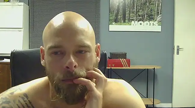 jjameson411 online show from March 14, 11:32 pm