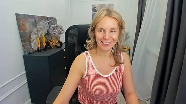 Snapshot of Sinty_Devis chatting on March 21, 8:19 am Sinty Devis online show from March 21, 8:19 am