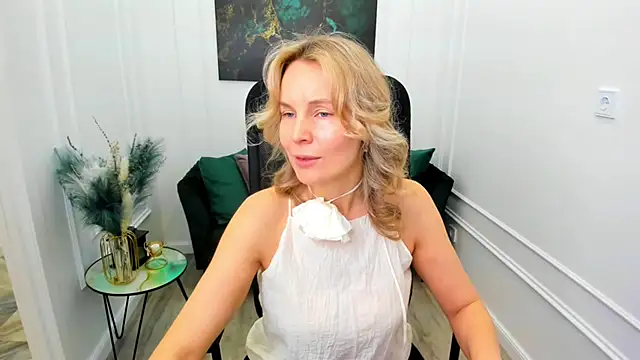 Sinty Devis online show from May 21, 4:41 am