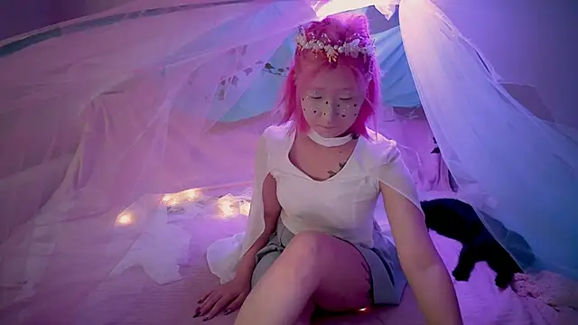 Akemilun online show from October 31, 1:45 pm