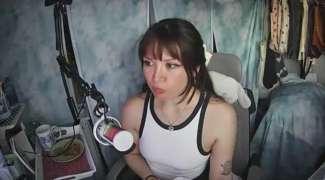 angelic sg online show from December 9, 11:45 pm