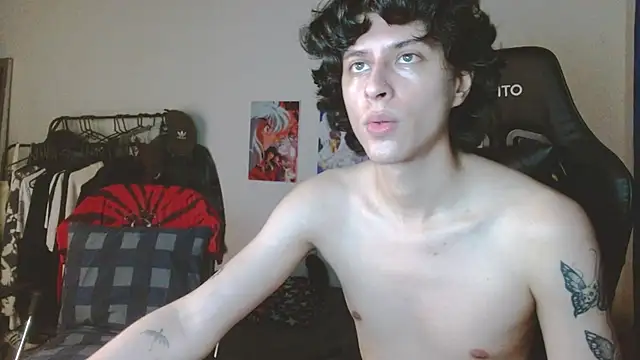 Snapshot of angelitofemboy chatting on January 27, 4:20 am angelitofemboy online show from January 27, 4:20 am