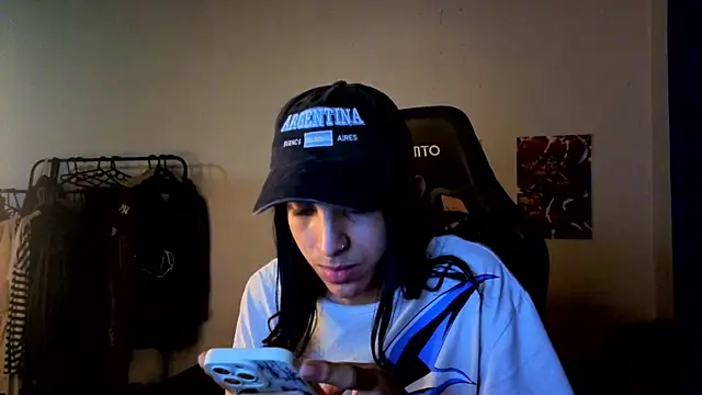 Snapshot of angelitofemboy chatting on November 23, 2:44 am angelitofemboy online show from November 23, 2:44 am