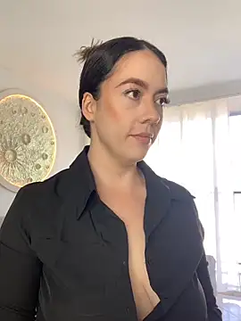 ImAlicee online show from September 25, 8:45 pm