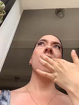 ImAlicee online show from November 2, 6:10 pm